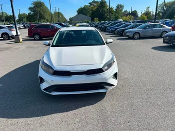 2023 Kia Forte - image 2