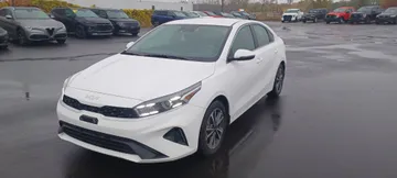 2024 Kia Forte - image 3