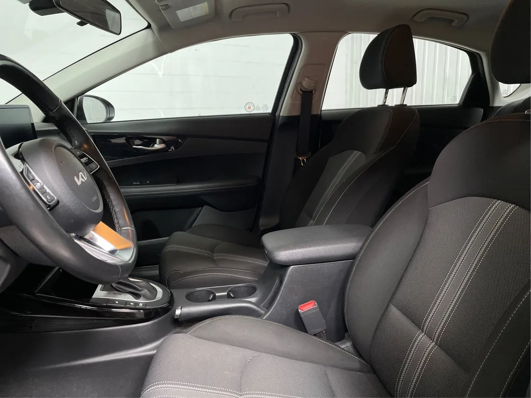 2023 Kia Forte — photo 3
