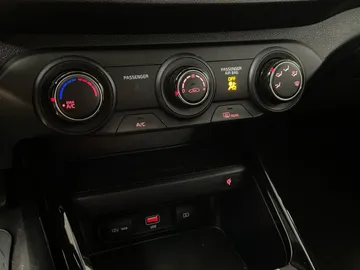 2023 Kia Forte - image 24