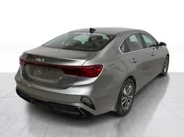 2023 Kia Forte - image 14