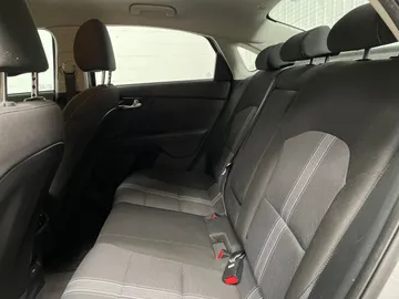 2023 Kia Forte - image 15