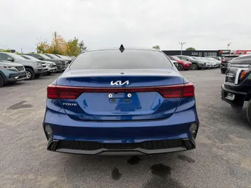 2023 Kia Forte - image 6