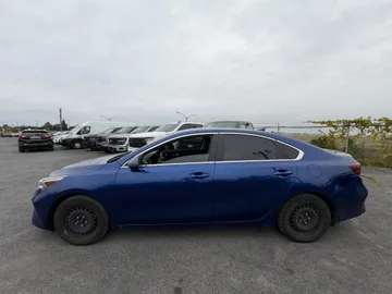 2023 Kia Forte - image 4