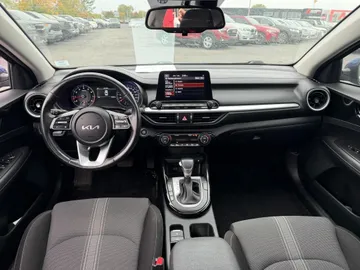 2023 Kia Forte - image 9