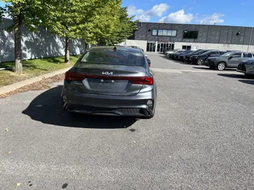 2022 Kia Forte - image 6