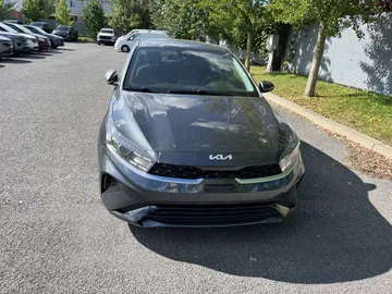 2022 Kia Forte - image 2