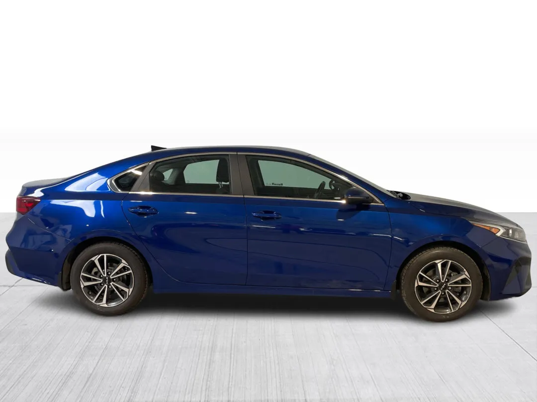 2024 Kia Forte — photo 2