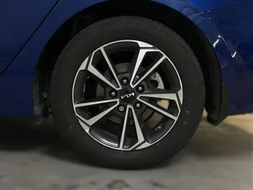 2024 Kia Forte - image 6