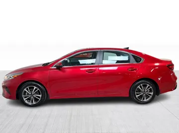 2024 Kia Forte - image 10