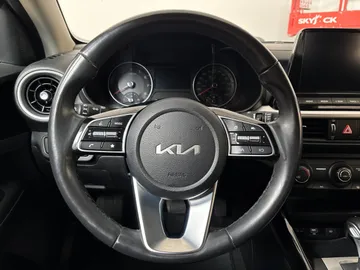 2024 Kia Forte - image 17