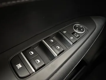 2024 Kia Forte - image 22