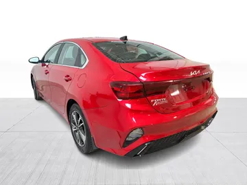 2024 Kia Forte - image 11