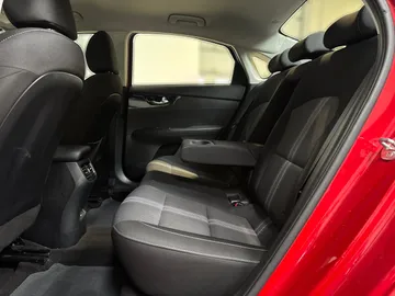 2024 Kia Forte - image 15