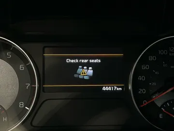 2023 Kia Forte - image 24