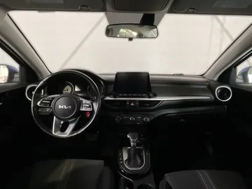 2023 Kia Forte - image 4