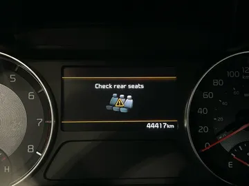 2023 Kia Forte - image 24