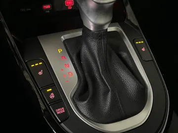2023 Kia Forte - image 22
