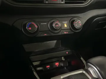 2023 Kia Forte - image 20