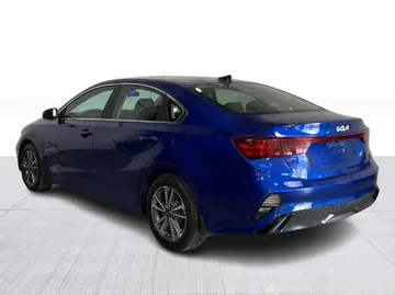 2023 Kia Forte - image 11