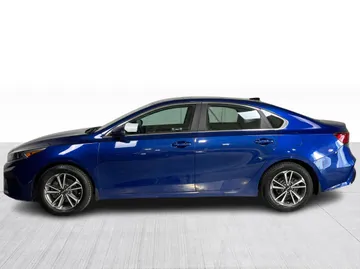 2023 Kia Forte - image 10
