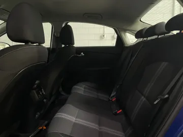 2023 Kia Forte - image 15