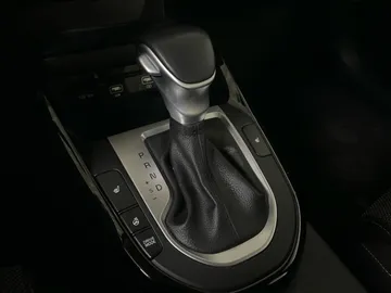 2023 Kia Forte - image 25