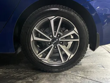2023 Kia Forte - image 6