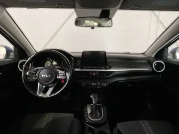 2023 Kia Forte - image 4