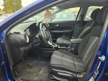 2024 Kia Forte - image 8