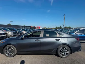 2023 Kia Forte - image 4