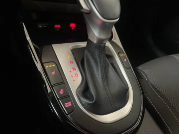 2023 Kia Forte - image 25