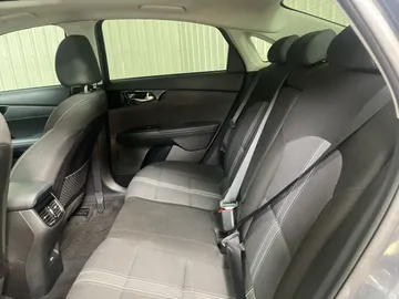 2023 Kia Forte - image 16