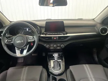 2023 Kia Forte - image 4