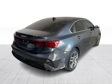 2023 Kia Forte - image 15