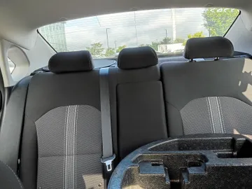 2023 Kia Forte - image 7