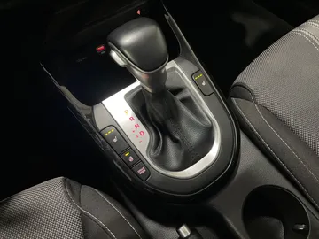 2023 Kia Forte - image 23