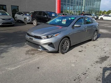 2023 Kia Forte - image 2