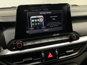 2023 Kia Forte - image 22