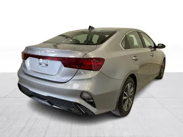 2023 Kia Forte - image 14
