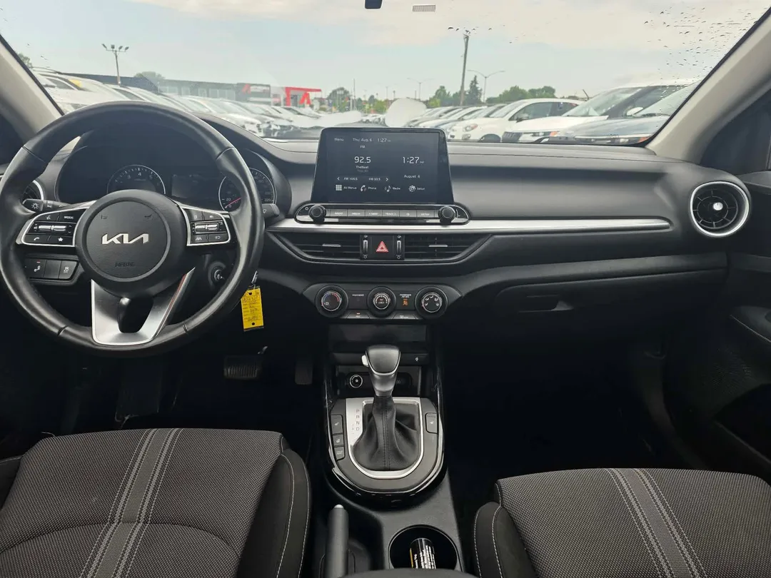 2023 Kia Forte — photo 8