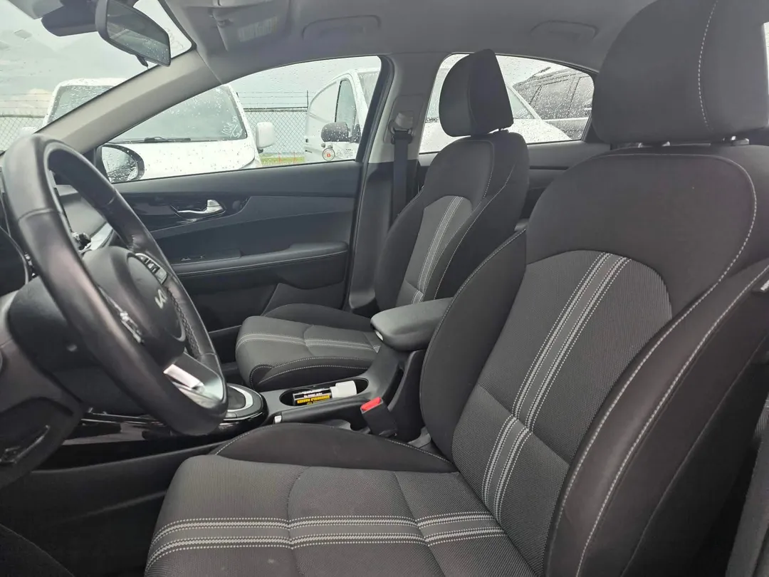 2023 Kia Forte — photo 7