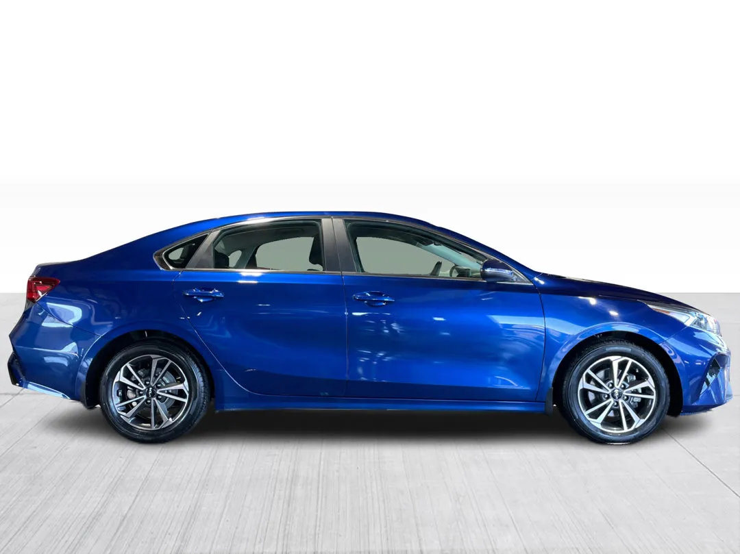 2024 Kia Forte — photo 2
