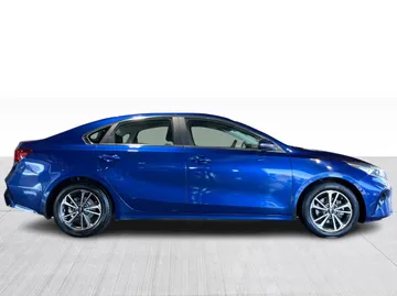 2024 Kia Forte - image 2