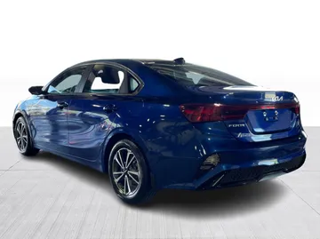 2024 Kia Forte - image 11
