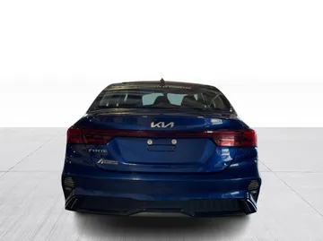 2024 Kia Forte - image 12