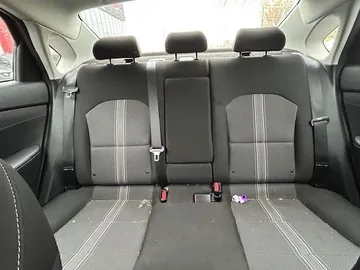 2022 Kia Forte - image 9