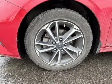 2022 Kia Forte - image 7