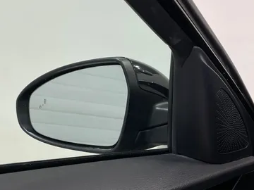 2023 Kia Forte - image 17