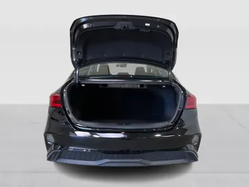 2023 Kia Forte - image 13